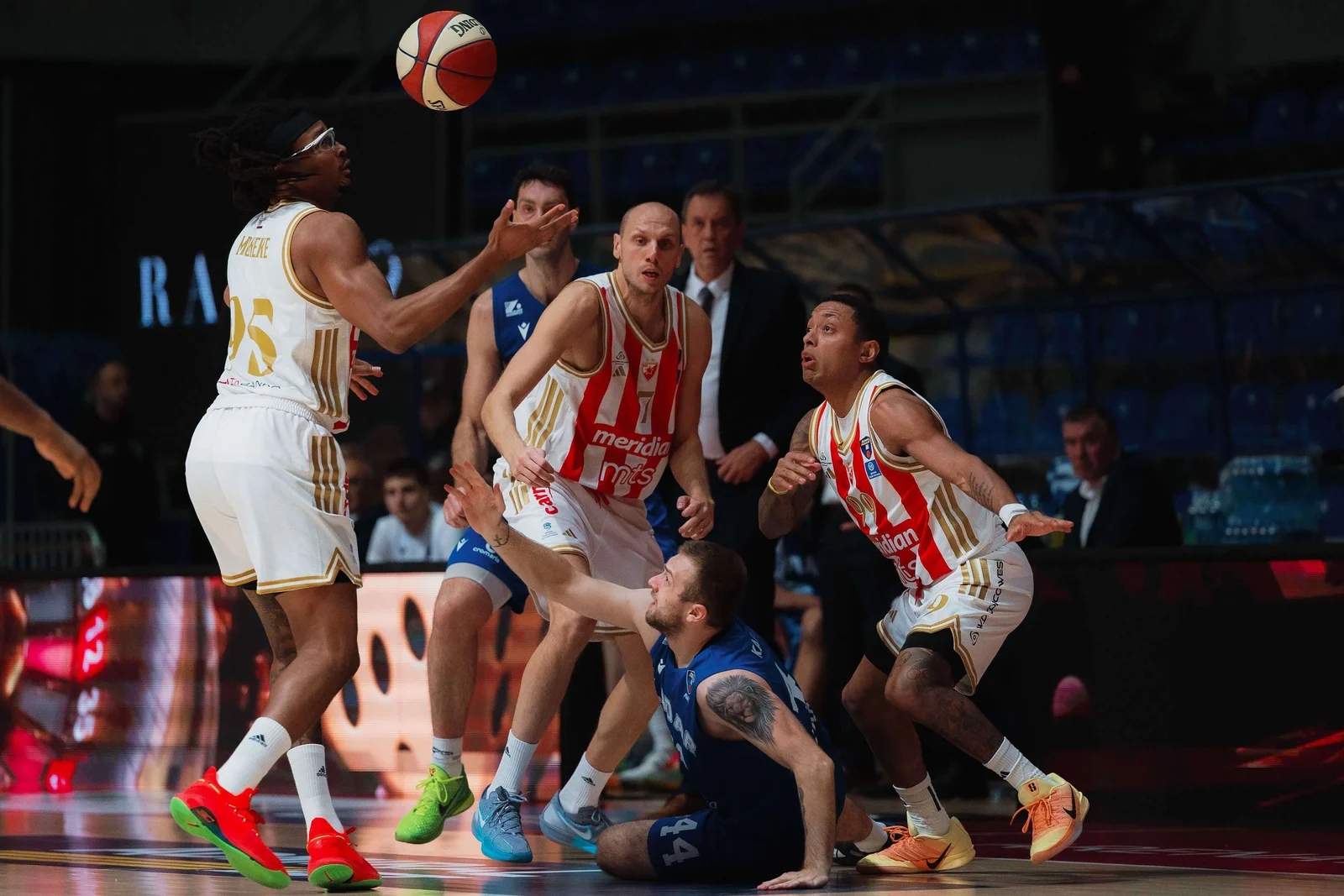 Poraz Crvene zvezde Meridianbet na startu ABA lige u Beogradu