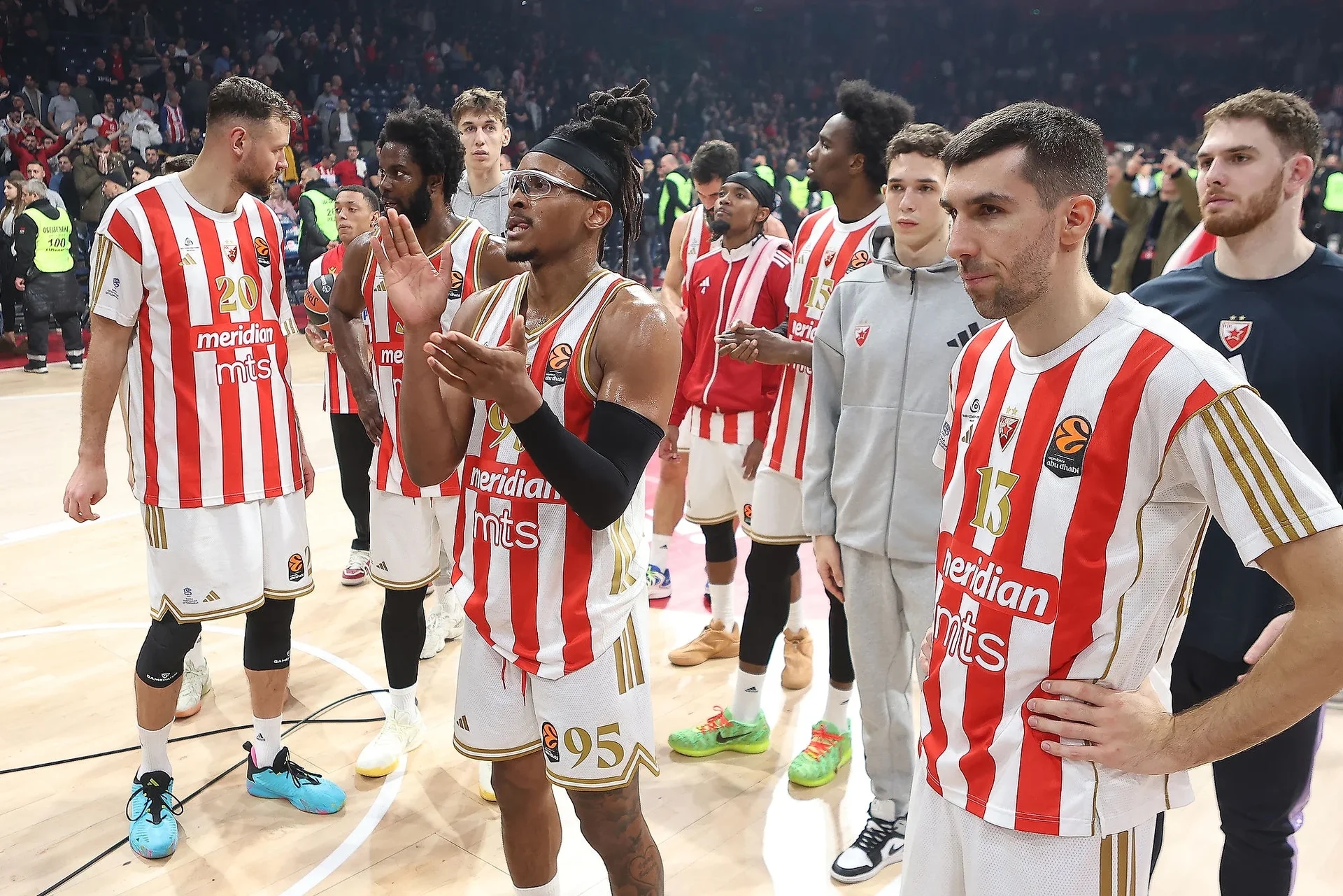 Zaslužen poraz od Barselone u krcatoj Areni