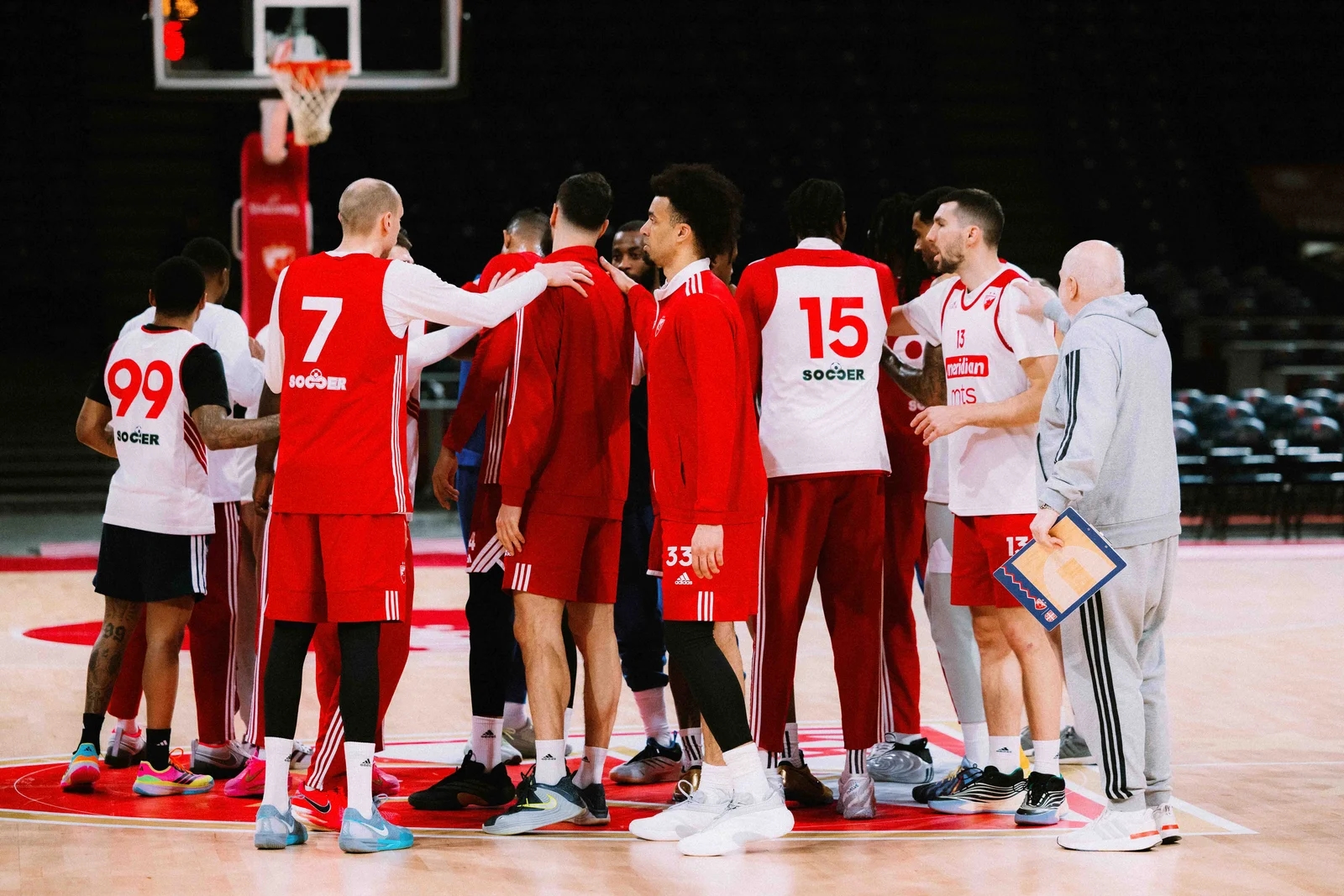 Crvena zvezda Meridianbet pred punom Arenom dočekuje Partizan (četvrtak 20 časova)