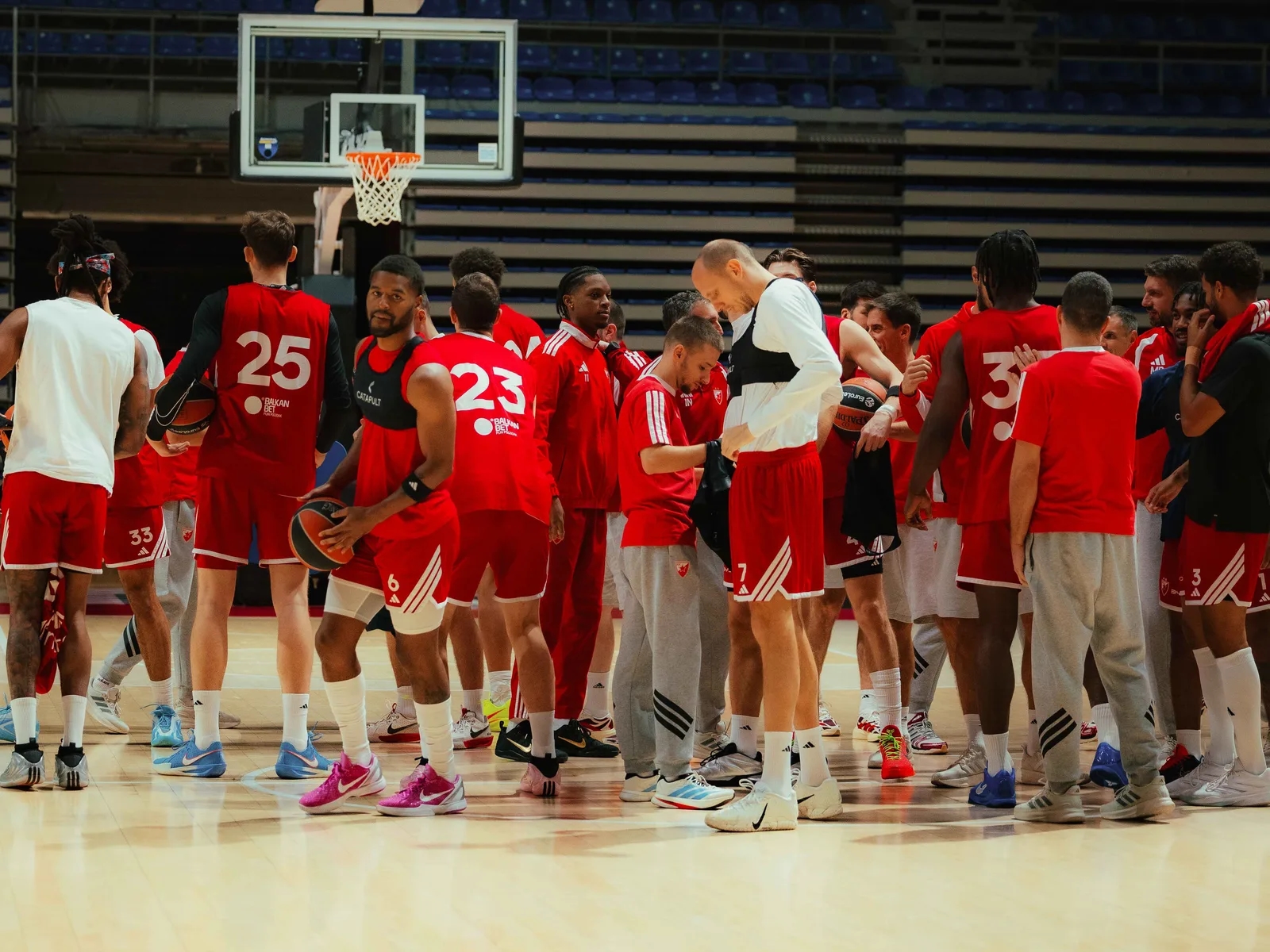 Crvena zvezda Meridianbet bez centara u Lionu (utorak, Astrobal 20 časova)