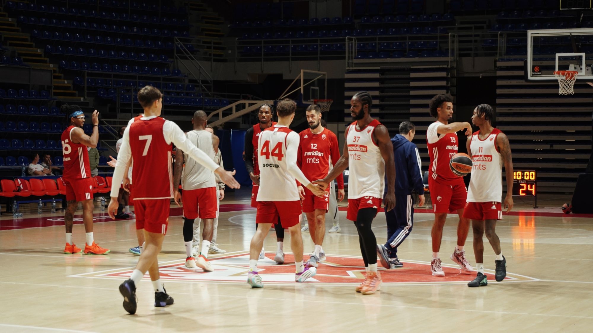 Desetkovana Crvena zvezda putuje u Minhen