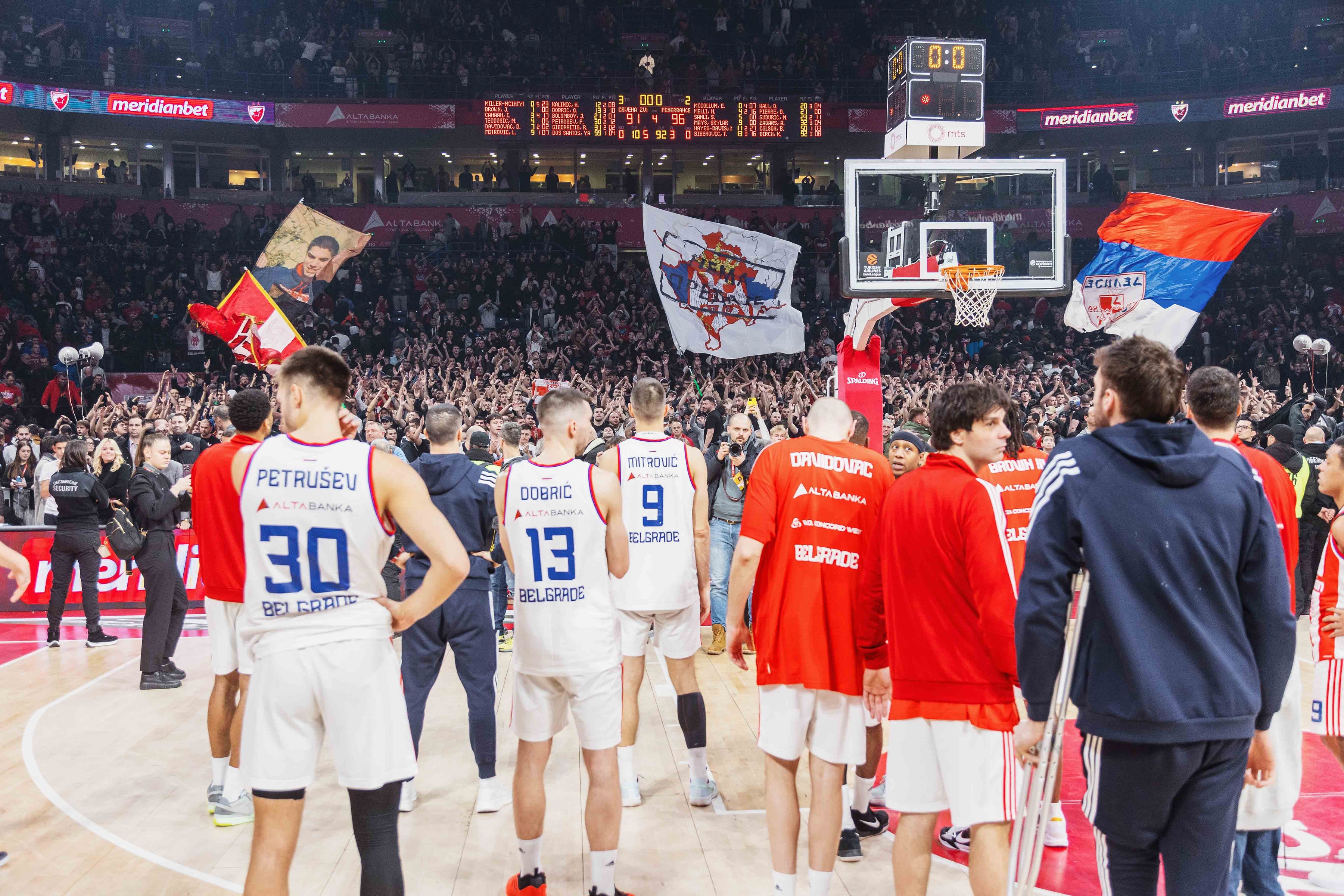 Crvena zvezda Meridianbet nije mogla protiv najbolje šuterske večeri Fenerbahčea
