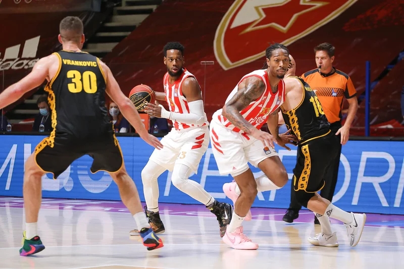 Crvena  zvezda mts teškom mukom pobedila Split