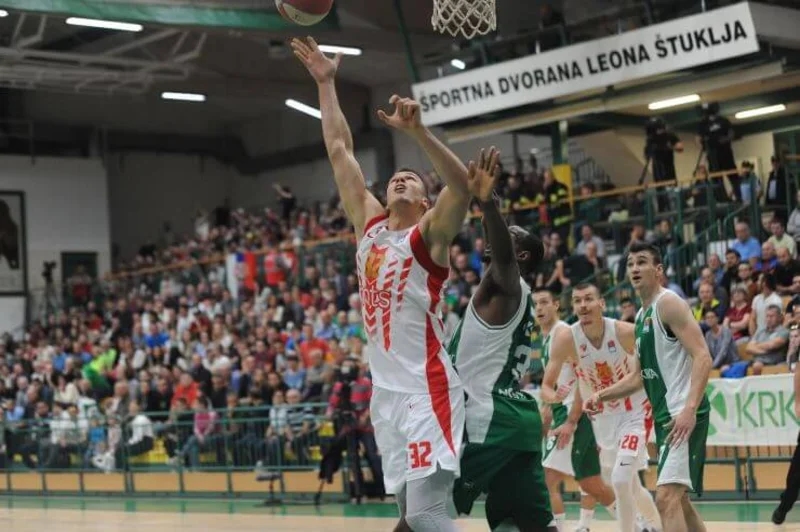 Poraz Crvene zvezde u Novom Mestu