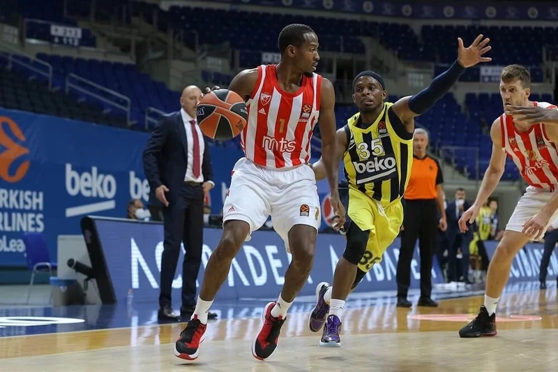 Fenerbahče bolji od Crvene zvezde u Istanbulu
