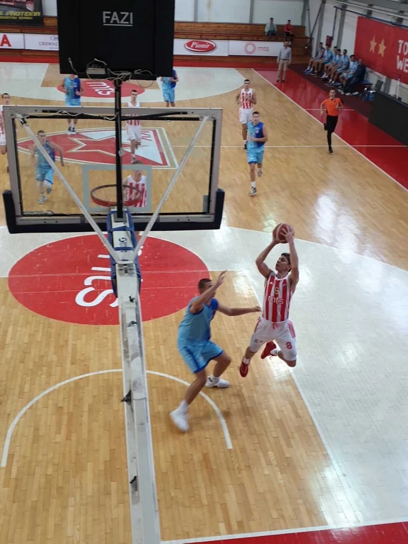 Pobeda Crvene zvezde 2 na startu šampionata