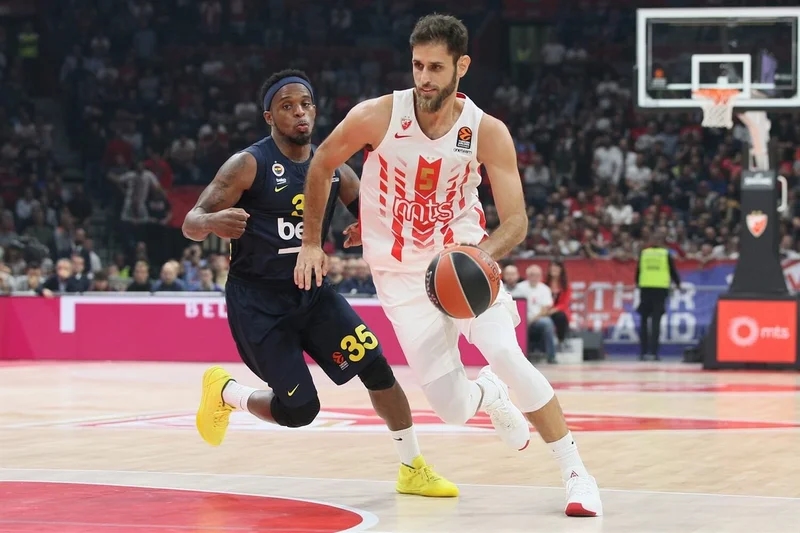 Crveno-beli doputovali u Istanbul, sledi meč sa Fenerom