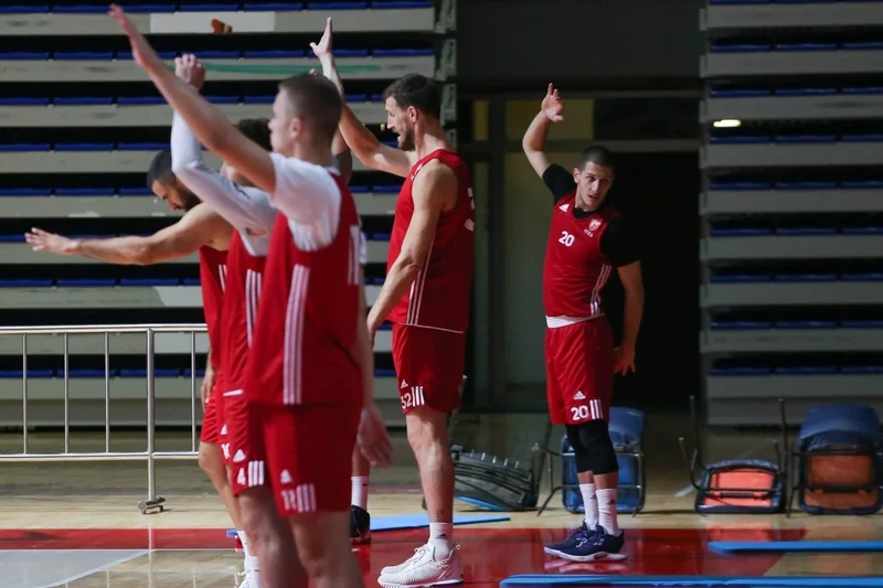 Pripreme crveno-belih u slikama (video)