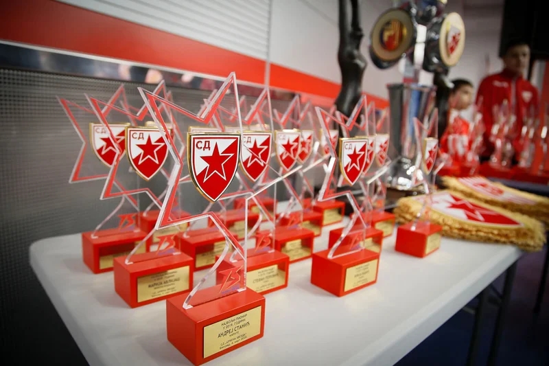 SD Crvena zvezda proglasio i nagradio najbolje za 75. rođendan