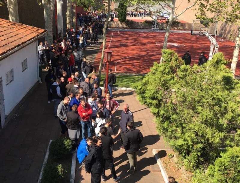 Karata više nema, video bim ispred hale