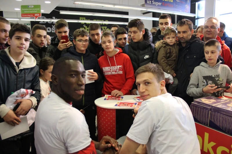Zvezda i Idea  Druženje sa navijačima u Nišu