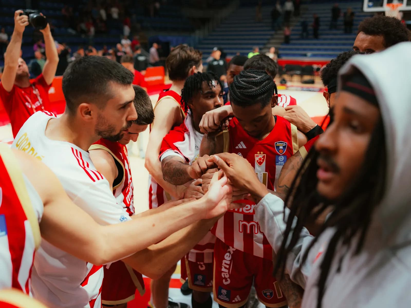 Crvena zvezda Meridianbet stotkom pobedila Budućnost, brine povreda Izundua