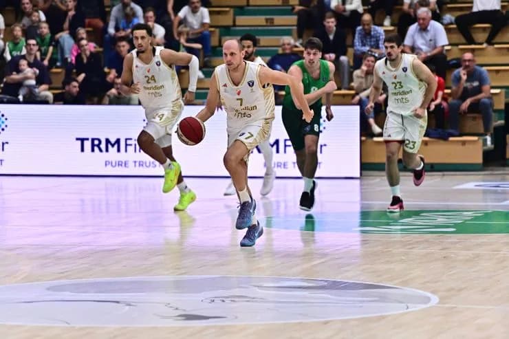 Rutinska pobeda Crvene zvezde Meridianbet u Sloveniji, vratio se Izundu