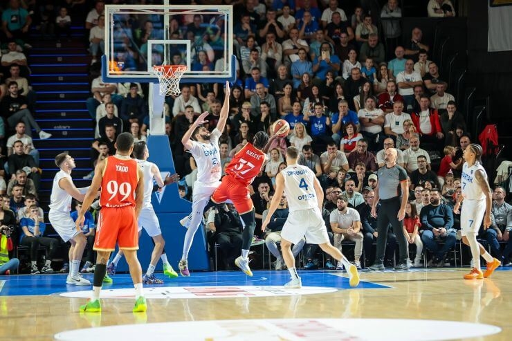 Crvena zvezda Meridianbet dočekuje Spartak (nedelja, 19 časova)