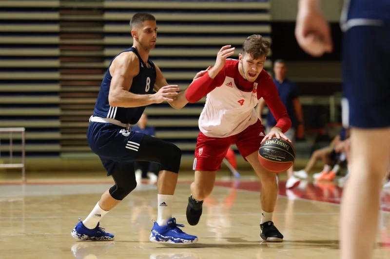 Mega bolja od oslabljene Crvene zvezde
