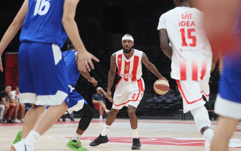 Crvena zvezda ubedljiva na predstavljanju navijačima